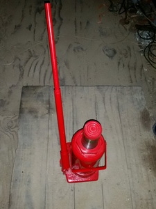 ขาย แม่แรง ขนาด 32 ตัน ของใหม่ นำเข้าจากใต้หวันครับ ขาย แม่แรง ขนาด 32 ตัน ของใหม่ นำเข้าจากใต้หวันครับ