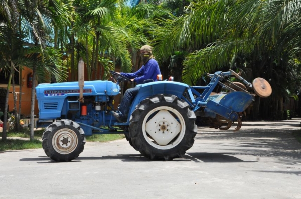 ขายรถไถHINOMOTO E25แรง ขับ4ล้อ พร้อมโรตารี่หลัง สภาพสวยเดิมญี่ปุ่นไม่เคยใช้ในไทย 125,000 เท่านั้น!!