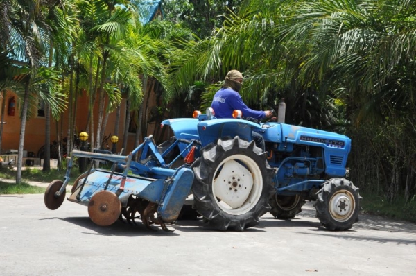 ขายรถไถHINOMOTO E25แรง ขับ4ล้อ พร้อมโรตารี่หลัง สภาพสวยเดิมญี่ปุ่นไม่เคยใช้ในไทย 125,000 เท่านั้น!!