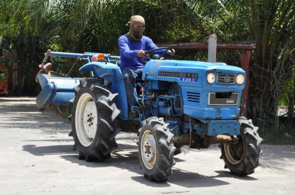 ขายรถไถHINOMOTO E25แรง ขับ4ล้อ พร้อมโรตารี่หลัง สภาพสวยเดิมญี่ปุ่นไม่เคยใช้ในไทย 125,000 เท่านั้น!!