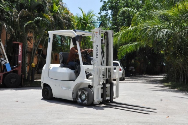 ขายFORKLIFT TOYOTA FG10(1ตัน) เสา3เมตร สวยเดิมจากญี่ปุ่น ยังไม่เคยใช้ในไทย 125,000เท่านั้น!!