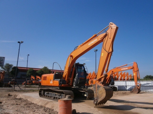 ด่วน ต้องการขายรถแบคโฮรถมือสองนำเข้า