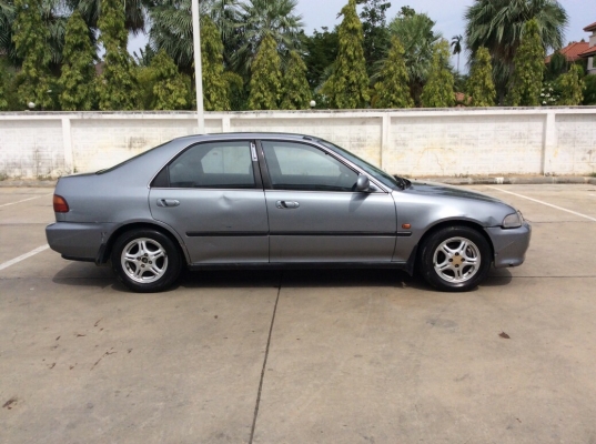ขายรถ honda civic ปี96 เครื่องหัวฉีด1.6 เกียร์ธรรมดา เพาเวอร์กระจกไฟฟ้าทั้งคันใช้ได้หมด ภายในเบาะเดิมๆขาดนิดหน่อย คอนโซลสวยเดิม แอร์เย็น ตัวถังเดิมๆบางทรงดี สีต้องทำ ห้องเครื่องสวยเดิม เครื่องแน่นขับสนุก ช่วงล่างดี รถขับดีมาก ไม่ซีเรียสเรื่องสีตัวรถ คันนี