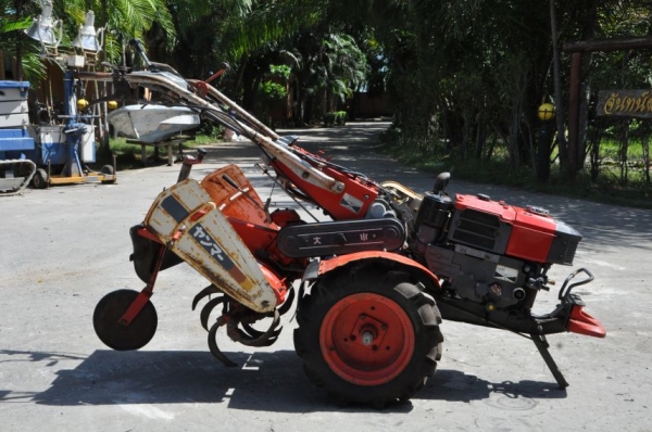 ขายรถไถ YANMAR พร้อมโรตารี่ นำเข้าจากญี่ปุ่น คันละ28,000บาทเท่านั้น!!