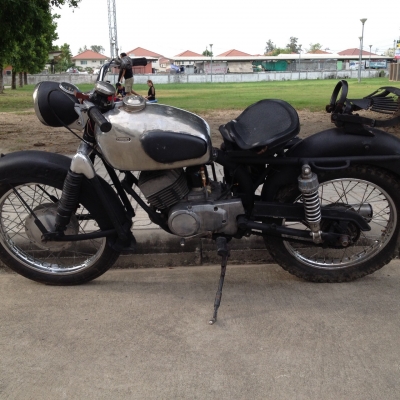 ขายมอเตอร์ไซค์คลาสสิคโบราณ ZUNDAPP ปีเก่า พร้อมใช้หัวใจญี่ปุ่น 22,000บาท ติดต่อคุณเอ๋ โทร.092-6356419