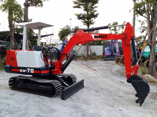 ขายแม็คโคร KUBOTA (เทียบเท่าPC30) นำเข้าจากญี่ปุ่น ติดต่อ 086-775-7900, 086-324-1992