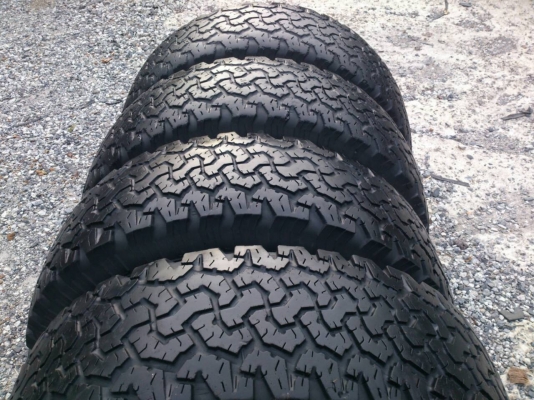 ขายยางBF 265/75R16 ยางปี10  จำนวน 1 ชุด