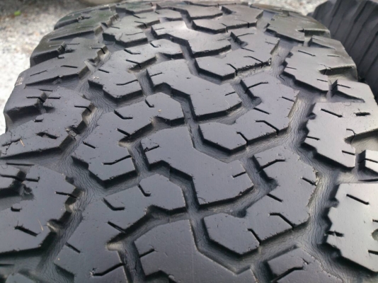 ขายยางBF 265/75R16 ยางปี10  จำนวน 1 ชุด