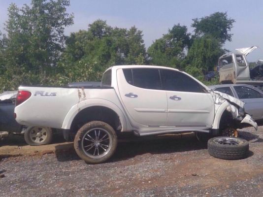 ซากมิตซูไททั้นพลัสปี11เครื่อง2500โอนลอยๆหรือเเยกอะไหลทั้งคันรับซื้อรถอุบัตเหตุทุกสภาพ