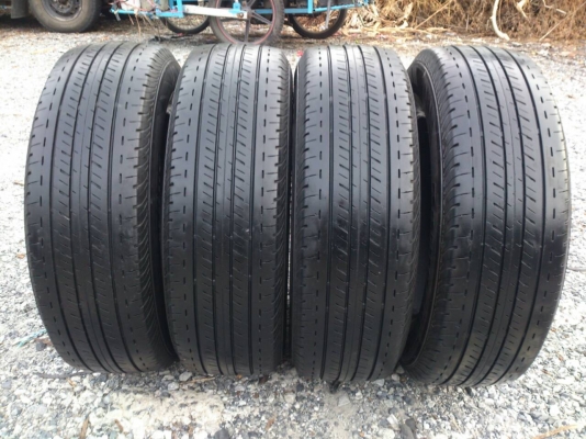 ขายยาง บริดสโตน ดูราวิส 215/65R16 ยางสัปดาห์ที่35ปี13 ดอกยางเท่ากันสวยๆไม่มีปะ จำนวน 1 ชุด