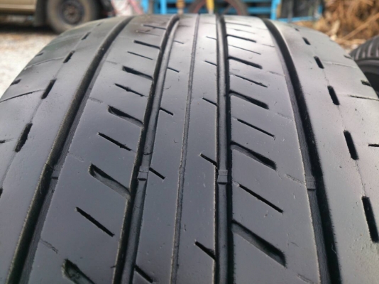 ขายยาง บริดสโตน ดูราวิส 215/65R16 ยางสัปดาห์ที่35ปี13 ดอกยางเท่ากันสวยๆไม่มีปะ จำนวน 1 ชุด