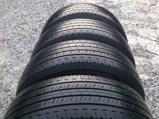 ขายยาง บริดสโตน ดูราวิส 215/65R16 ยางสัปดาห์ที่35ปี13 ดอกยางเท่ากันสวยๆไม่มีปะ จำนวน 1 ชุด