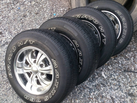 ขายแม็ก LENSO 6รูขอบ15 พร้อมยางMAXXIS 225/70R15 ยางปี12 สวยๆ จำนวน 1 ชุด