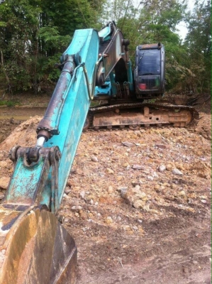 ขายรถแบคโฮ KOBELCO sk 200-5 ไฟฟ้าครบช่วงล่างดีเอกสารเล่มทะเบียนราคา 800,000ยากขายด่วน680,000