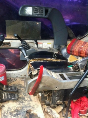 ขายรถแบคโฮ KOBELCO sk 200-5 ไฟฟ้าครบช่วงล่างดีเอกสารเล่มทะเบียนราคา 800,000ยากขายด่วน680,000 ขายรถแบคโฮ KOBELCO sk 200-5 ไฟฟ้าครบช่วงล่างดีเอกสารเล่มทะเบียนราคา 800,000ยากขายด่วน680,000