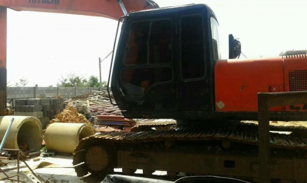 ขายรถแบคโฮ HITACHI EX200-3ยากขาย500,000
