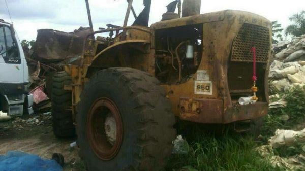 ขายรถตักล้อยาง CAT 950ราคา350,000 ขายรถตักล้อยาง CAT 950ราคา350,000