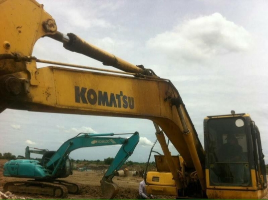 ขายรถแบคโฮ KOMATSU pc200-7เอกสารอินวอยท์ราคา1,550,000 ขายรถแบคโฮ KOMATSU pc200-7เอกสารอินวอยท์ราคา1,550,000