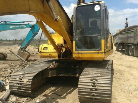 ขายรถแบคโฮ KOMATSU pc200-7เอกสารอินวอยท์ราคา1,550,000 ขายรถแบคโฮ KOMATSU pc200-7เอกสารอินวอยท์ราคา1,550,000