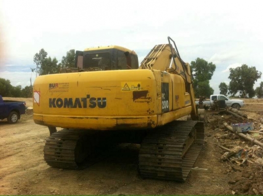 ขายรถแบคโฮ KOMATSU pc200-7เอกสารอินวอยท์ราคา1,550,000 ขายรถแบคโฮ KOMATSU pc200-7เอกสารอินวอยท์ราคา1,550,000