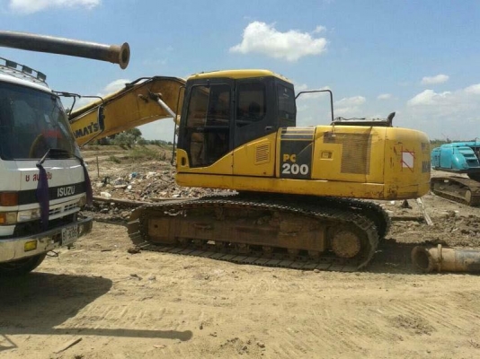 ขายรถแบคโฮ KOMATSU pc200-7เอกสารอินวอยท์ราคา1,550,000 ขายรถแบคโฮ KOMATSU pc200-7เอกสารอินวอยท์ราคา1,550,000