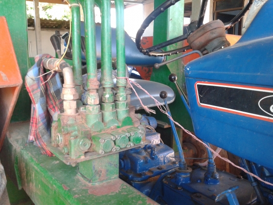 ขายรถคีบอ้อย คีบสามารถพร้อมรถไถฟอร์ด