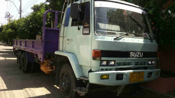 ขายรถบรรทุก 10 ล้อกระบะคาร์โก้ยาว 7.20 เมตร ISUZU ROCKY 195 แรงม้า เพลาเดี่ยว ราคา 720000