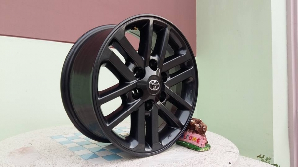 ขายล้อแม็กป้ายแดง fortuner 17"&times;7.5" et30 6 รู 139.7 สีเดิม สภาพใหม่ทุกล้อครับ ไม่คด ไม่ดุ้ง ไม่มีซ่อมครับ ขายทั้งชุด 12,500 บาทครับ สนใจติดต่อเล็กคลองสามครับ 081-3747940