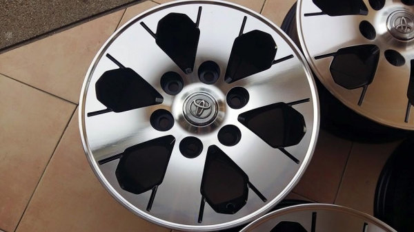 ขายล้อแม็ก Toyota ventury 15"ดำหน้าเงา สนใจติดต่อเล็กคลองสามครับ 081-3747940 ขายล้อแม็ก Toyota ventury 15"ดำหน้าเงา สนใจติดต่อเล็กคลองสามครับ 081-3747940