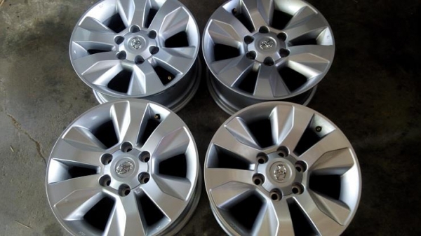 REVO 17 ยาง BRIDGESTONE ปี 14 **16900**