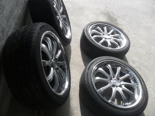 ล้อแม็ก 17นิ้ว 4รู100 พร้อมยาง สวยๆ 4 ล้อ ราคา 6500 บาท