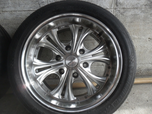 ล้อแม็ก 17นิ้ว 6รู พร้อมยาง สวยๆ 4 ล้อ ราคา 7500 บาท