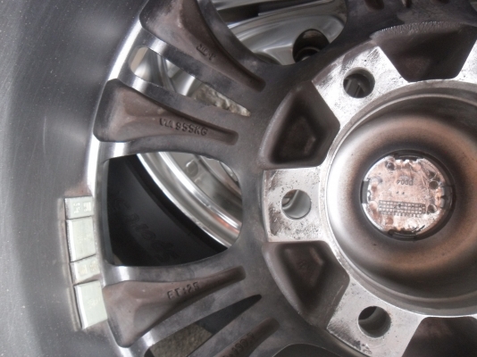 ล้อแม็ก 17นิ้ว 6รู พร้อมยาง สวยๆ 4 ล้อ ราคา 7500 บาท