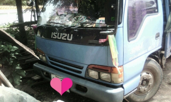 หกล้อ อีซูซุ NPR130แรงโบว์ รถห้างปี45 สภาพสวยพร้อมใช้งาน ทะเบียนพร้อมโอน