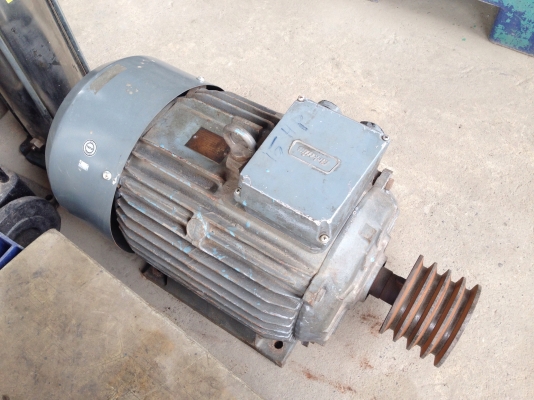 ขายมอเตอร์ Elektim 15HP. 380V 950RPM. 6Pole สภาพดีวิ่งนิ่ม พร้อมใช้งาน มี 2 ตัวครับ ขายมอเตอร์ Elektim 15HP. 380V 950RPM. 6Pole สภาพดีวิ่งนิ่ม พร้อมใช้งาน มี 2 ตัวครับ