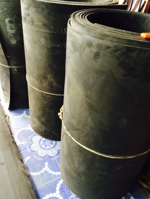 ขายด่วน บังฝุ่น หน้า 100เซน หนา 9-10มิล สอบถามโทร 080-6135462