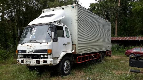 ขาย รถบรรทุก 6 ล้อ ISUZU 175 แรง