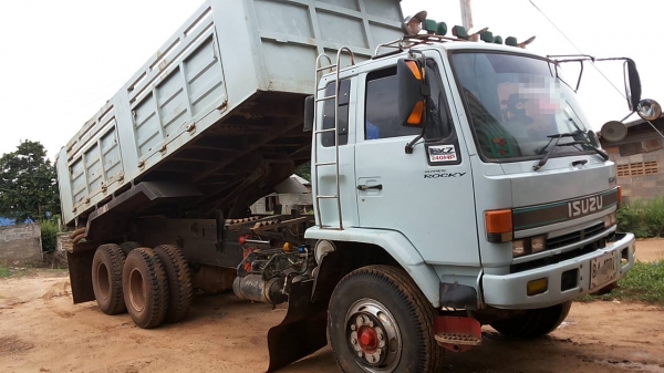 **979,000 บ.ต่อรอง/// 10ล้อ ISUZU ROCKY 240 **ขาย ISUZU ROCKY 240 แรง 10ล้อ2เพลาดั้มเหล็ก สภาพสวย ISUZU ROCKY FXZ23NFYF K 6SD1-240HP (จดใหม่ปี46) หัวขาวทำฟ้า เครื่องเดิม เกียร์เดิม เครื่องดี แน่น แรง ไม่เยิ้ม เกียร์ดีไม่มีหลุดครับ ช่วงล่างเดิม คัสซีใหญ่ ส **979,000 บ.ต่อรอง/// 10ล้อ ISUZU ROCKY 240 **ขาย ISUZU ROCKY 240 แรง 10ล้อ2เพลาดั้มเหล็ก สภาพสวย ISUZU ROCKY FXZ23NFYF K 6SD1-240HP (จดใหม่ปี46) หัวขาวทำฟ้า เครื่องเดิม เกียร์เดิม เครื่องดี แน่น แรง ไม่เยิ้ม เกียร์ดีไม่มีหลุดครับ ช่วงล่างเดิม คัสซีใหญ่ ส