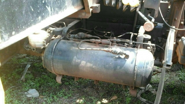 หกล้อติดเครน