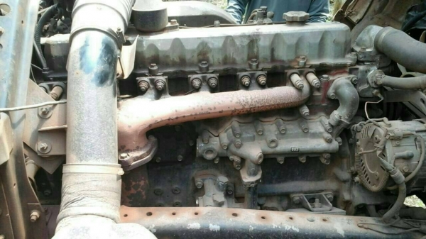 หกล้อติดเครน