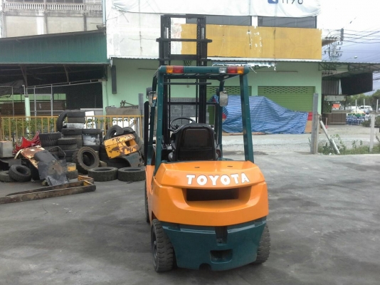 TOYOTA 7FD25 ขนาด2.5ตัน เสาสูง4เมตร เกียร์ออร์โต้ เครื่องยนต์ดีเซล2Z ยางตันใหม่4เส้น รับประกันเครื่องเกียร์3เดือน ราคาต่อรองได้ รถพร้อมใช้งานได้เลย