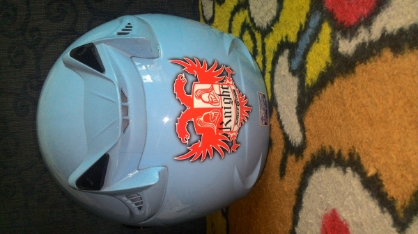 ขายด่วนหมวกกันน็อคมือสอง 2 ใบ 400 ส่งฟรี โทร 0988692320