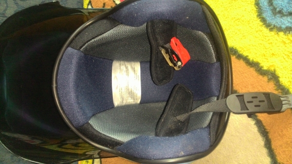 ขายด่วนหมวกกันน็อคมือสอง 2 ใบ 400 ส่งฟรี โทร 0988692320