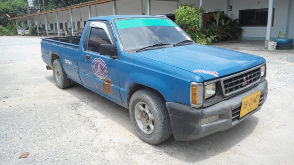 มิตรซูมิชิ L 200 เครื่องดี คัชซีสวยๆครับ ชุดแอร์ ครบๆ จดทะเบียนปี 37