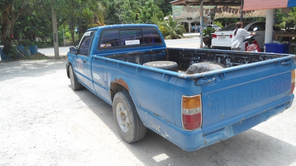 มิตรซูมิชิ L 200 เครื่องดี คัชซีสวยๆครับ ชุดแอร์ ครบๆ จดทะเบียนปี 37