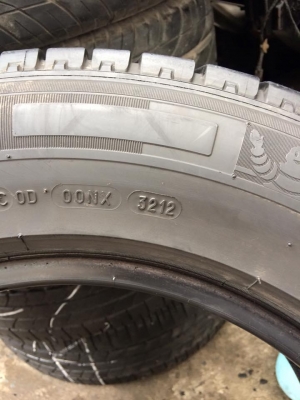 ขายยางกะบะขอบ 16"215/65R16  ปี 12 Michelin สภาพสวยๆ 4 เส้น ขาย 4,800 บาท