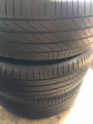 ขายยาง 15" 195/65R15 ยางปี13 Michelin Primacy 3 สภาพสวยๆ4เส้นขาย 1,800บาท