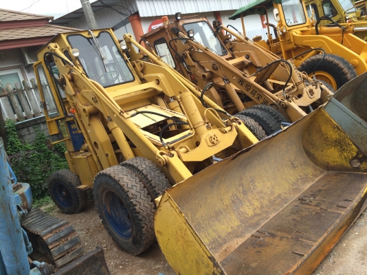 รถตักล้อยาง Komatsu  SD23  มือสองจากนอก