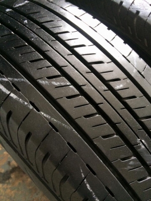 ขายยางกะบะขอบ 15" 215-70R15 ปี 13 Bridgestone Duravis สวยๆ4เส้น ขาย 3,500 บาท