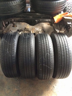 ขายยางกะบะขอบ 15" 215-70R15 ปี 13 Bridgestone Duravis สวยๆ4เส้น ขาย 3,500 บาท